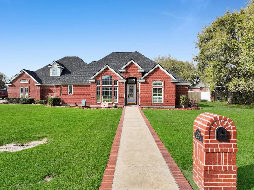 Unit for sale at 520 Meadow Lane, Winnie, TX 77665
