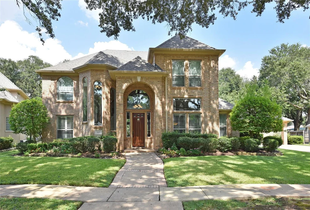 Unit for sale at 3315 Meadowside Drive, Sugar Land, TX 77478