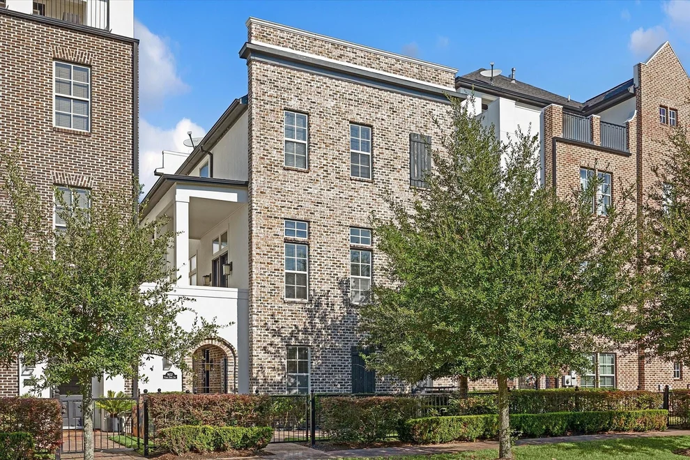 Unit for sale at 9632 Kings Cross Station, Houston, TX 77045
