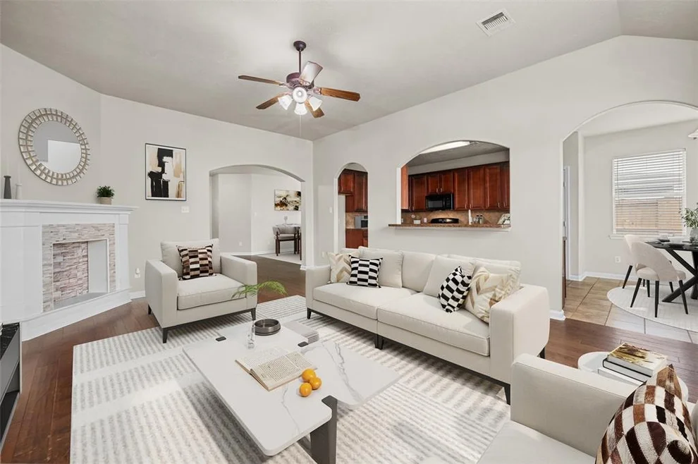 Unit for sale at 5211 Lakeside Avenue, Cove, TX 77523
