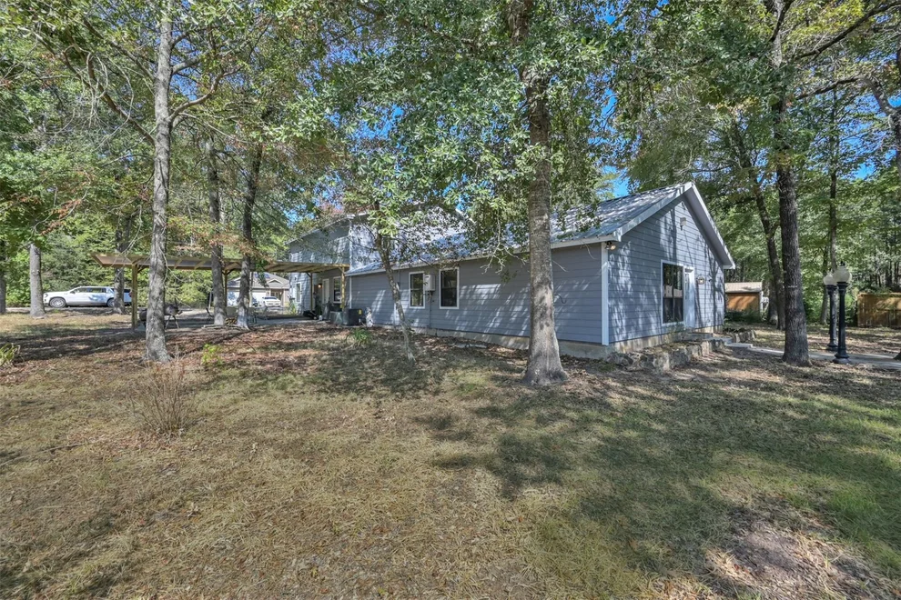 Unit for sale at 15876 Pecan Drive, Montgomery, TX 77356
