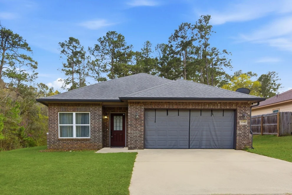 Unit for sale at 3140 Winding Way, Huntsville, TX 77340