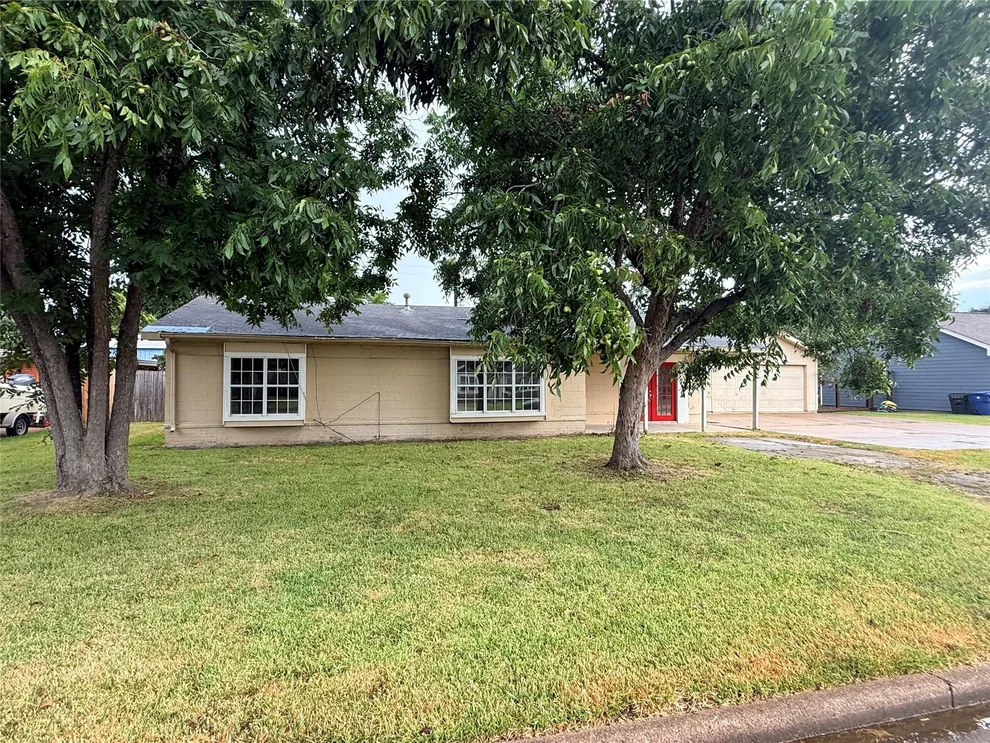 Unit for sale at 2622 34th Avenue N, Texas City, TX 77590