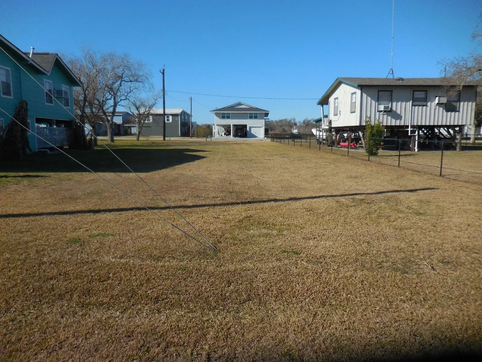 Unit for sale at 109 County Road 257, Matagorda, TX 77457