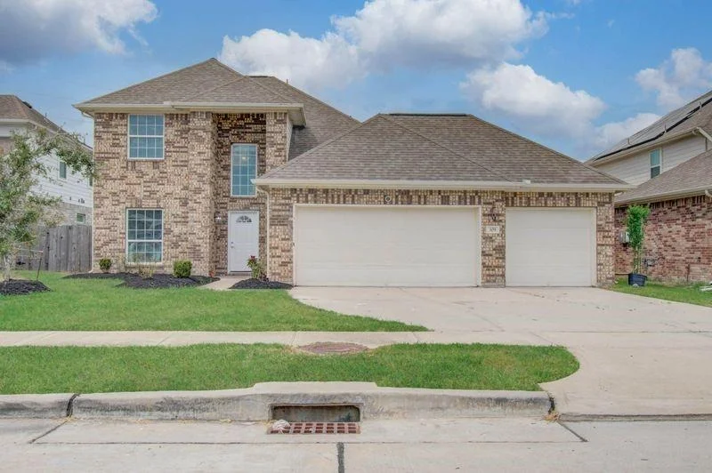 Unit for sale at 309 Burgundy Drive, Alvin, TX 77511