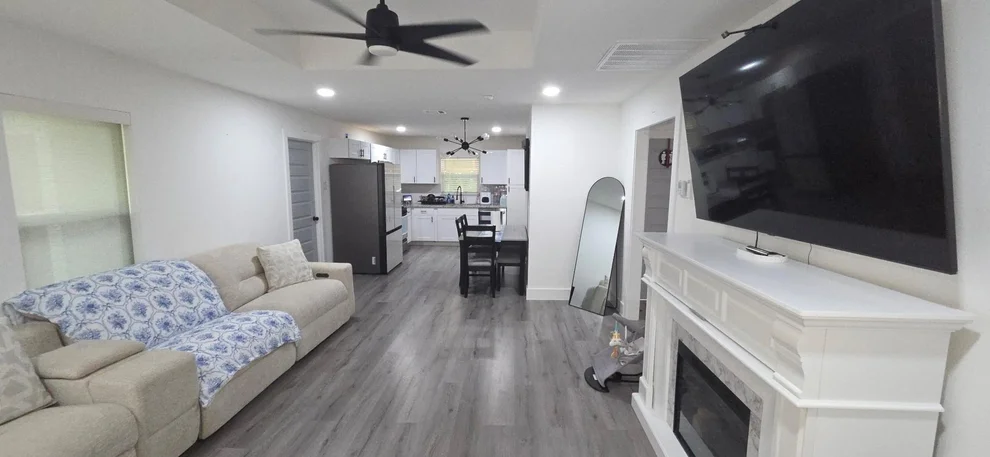 Unit for sale at 2303 Thomas Avenue, Pasadena, TX 77506