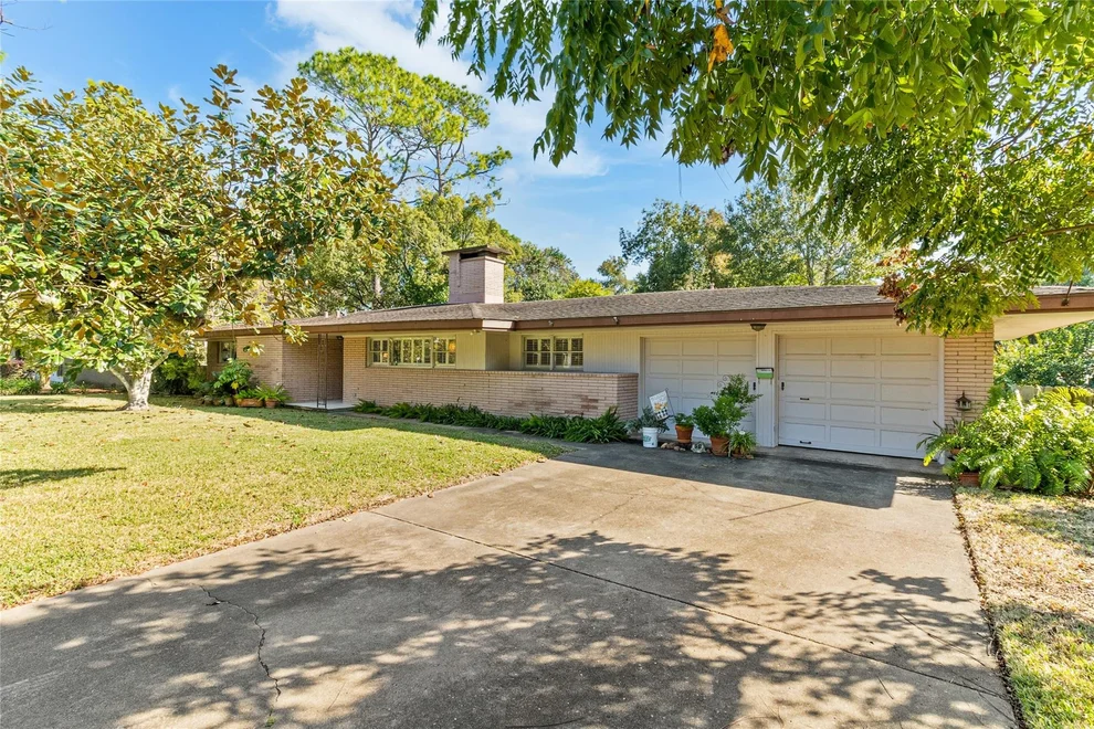 Unit for sale at 58 Plantation Court, Lake Jackson, TX 77566