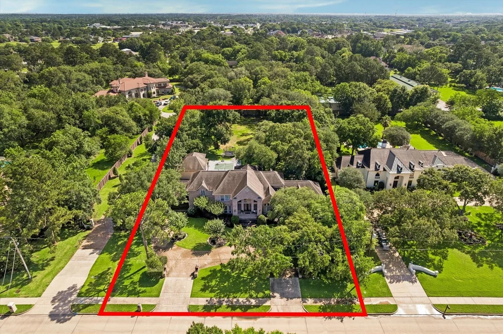 Unit for sale at 109 Sunset Drive, Friendswood, TX 77546