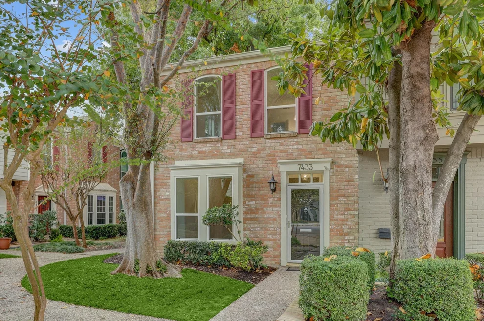 Unit for sale at 7433 Brompton Street, Houston, TX 77025