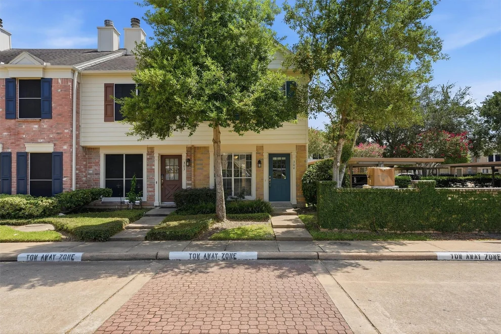 Unit for sale at 2808 Grants Lake Boulevard, Sugar Land, TX 77479
