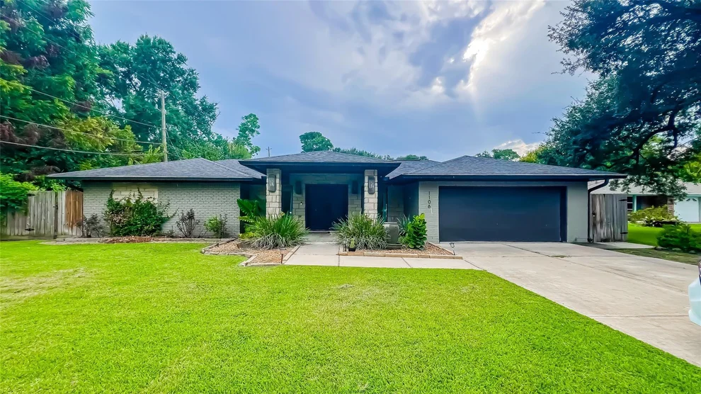 Unit for sale at 1106 Kipp Avenue, Kemah, TX 77565