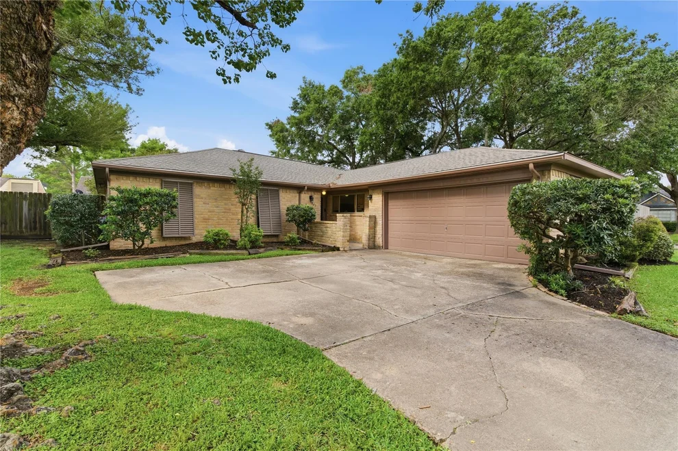 Unit for sale at 5043 Whispering Falls Drive, Houston, TX 77084