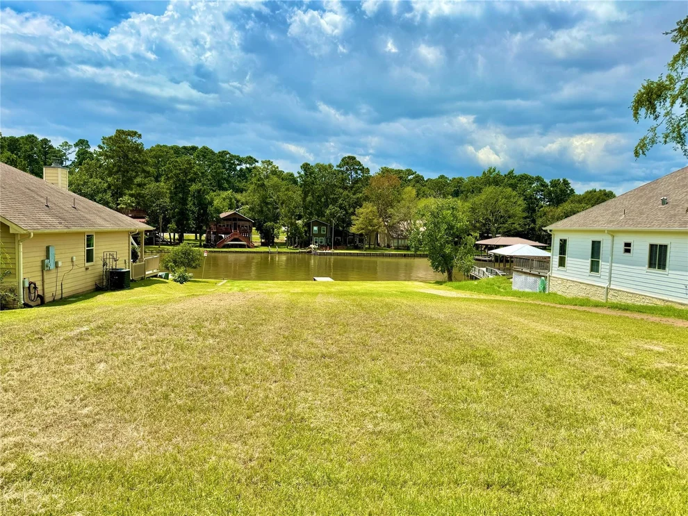 Unit for sale at 299 Twin Magnolia, Onalaska, TX 77360