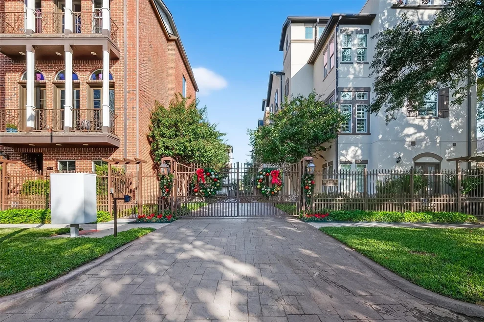 Unit for sale at 912 Lovett, Houston, TX 77006
