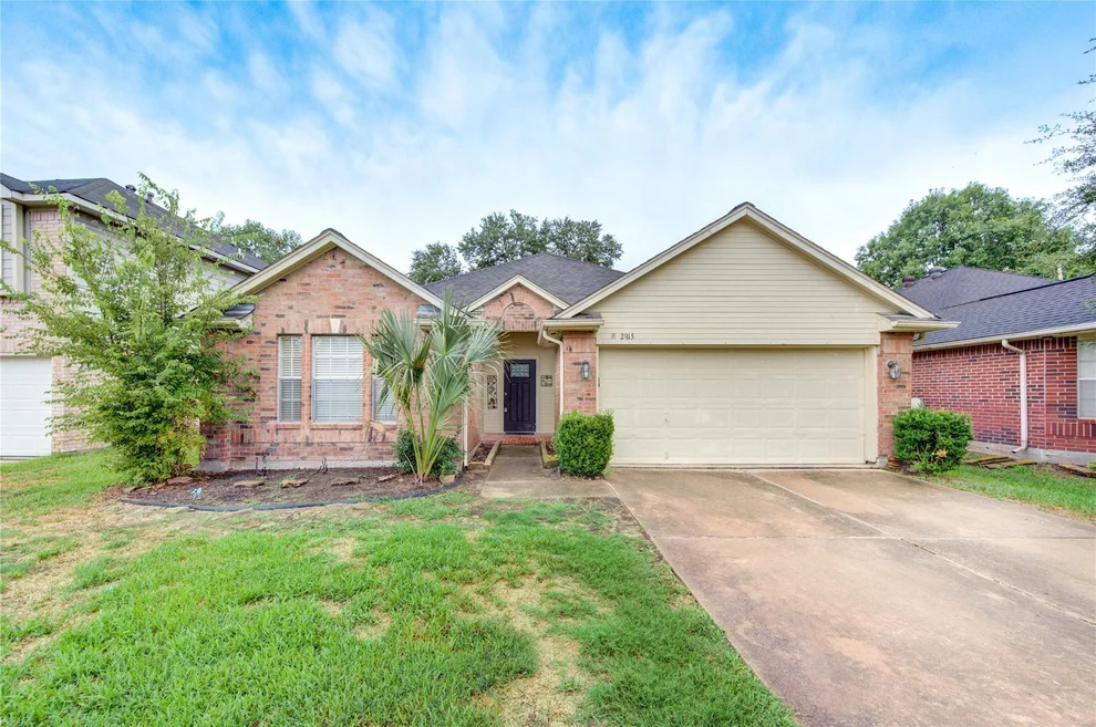 Unit for sale at 2915 Blue Mist Drive, Sugar Land, TX 77498