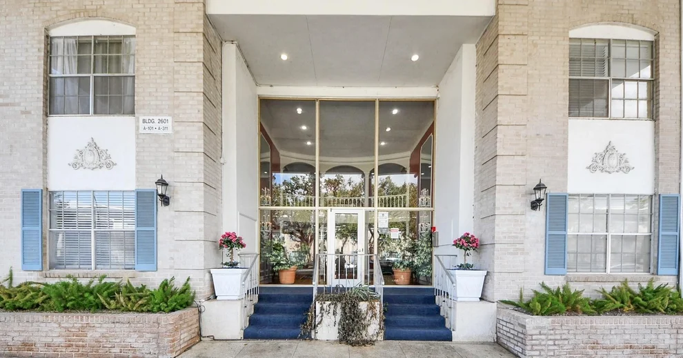 Unit for sale at 2601 Bellefontaine Street, Houston, TX 77025