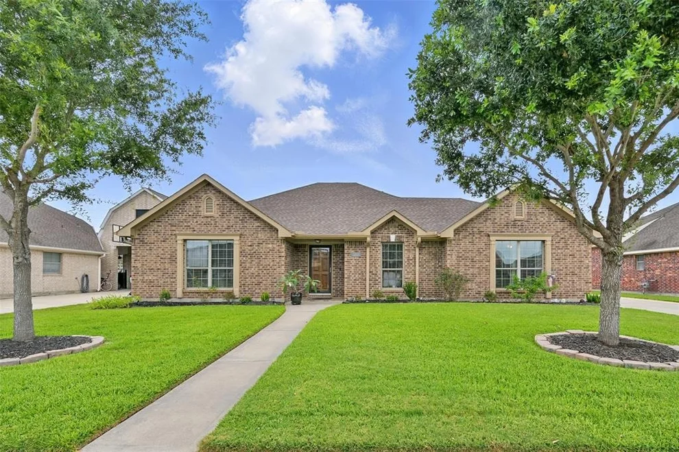 Unit for sale at 2016 Rincon Drive, League City, TX 77573