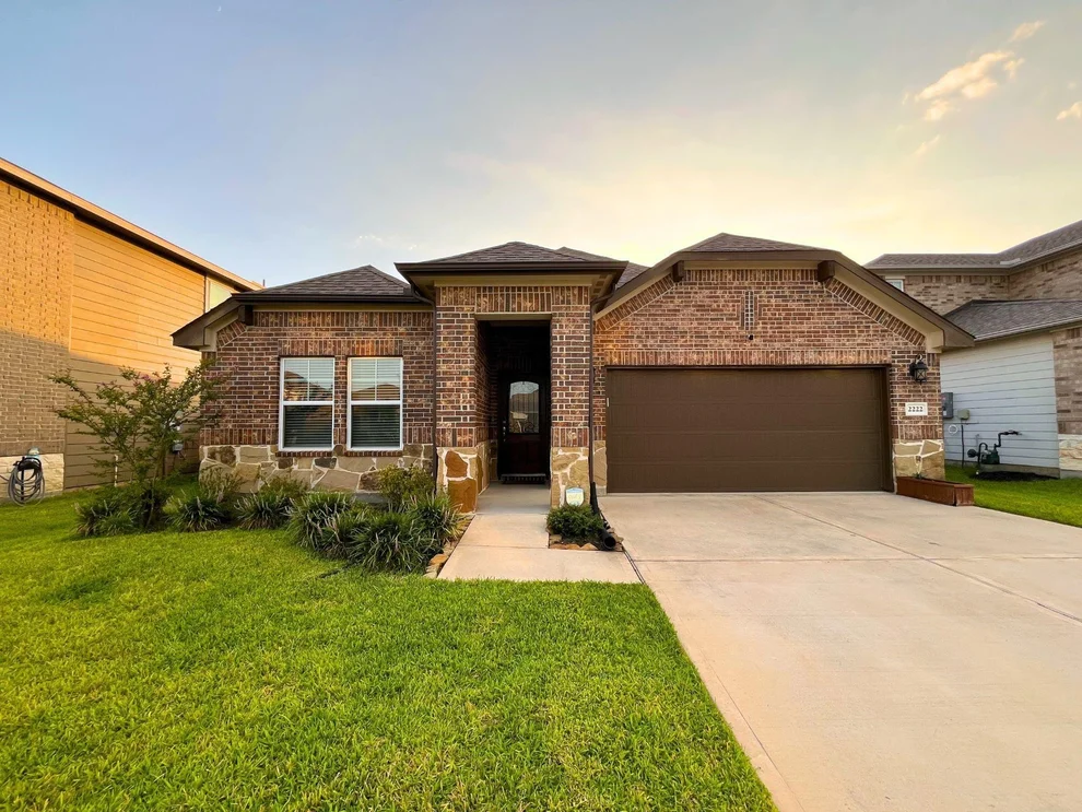 Unit for sale at 2222 Royal Ann Way, Tomball, TX 77375