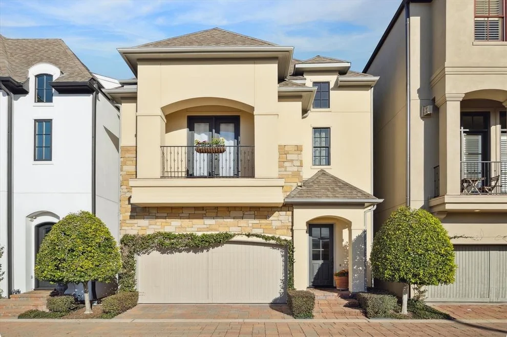 Unit for sale at 6527 Clarewood Oak Estates Lane, Houston, TX 77081