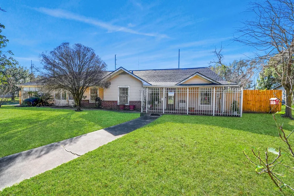 Unit for sale at 7184 Moline Street, Houston, TX 77087