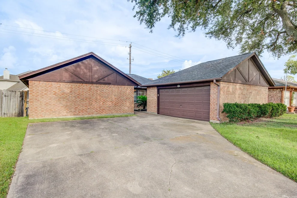 Unit for sale at 4114 Filmore Lane, Deer Park, TX 77536
