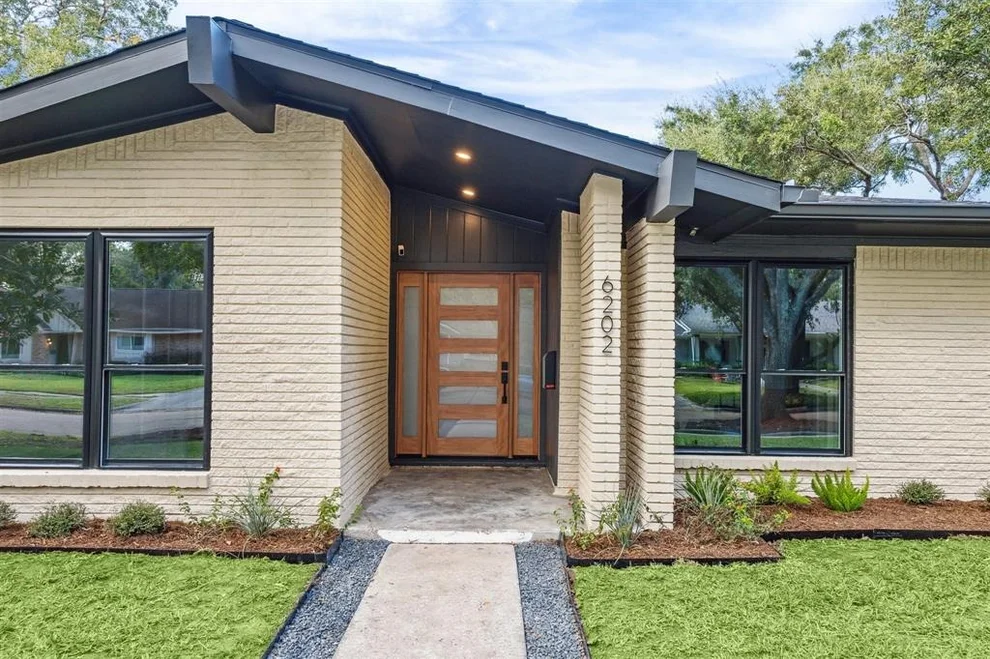Unit for sale at 6202 Rutherglenn Drive, Houston, TX 77096