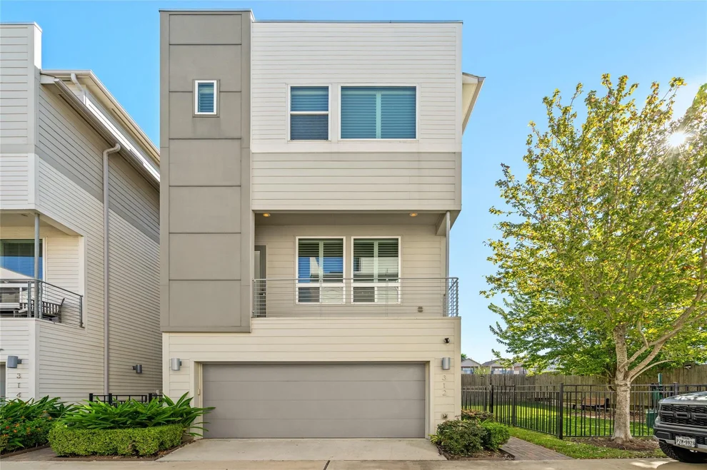 Unit for sale at 312 Eado Park Circle, Houston, TX 77020