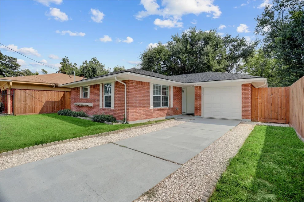 Unit for sale at 5114 Farmer Street, Houston, TX 77020