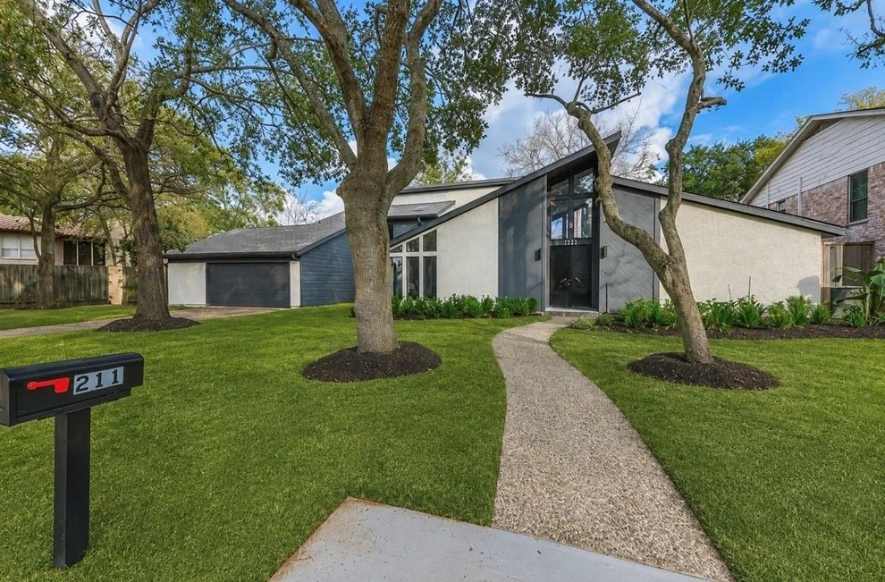 Unit for sale at 211 Big Hollow Lane, Houston, TX 77042