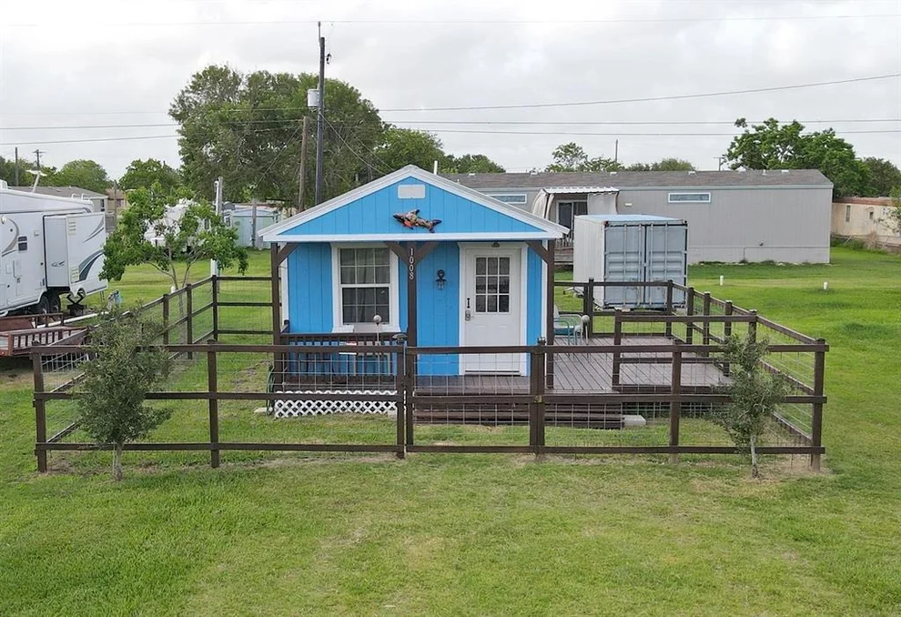 Unit for sale at 1008 W Dallas Avenue, Seadrift, TX 77983