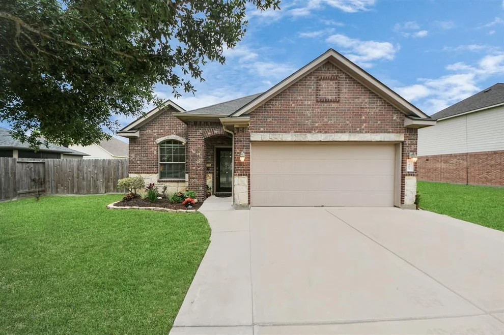 Unit for sale at 7403 Northfork Drive, Pearland, TX 77584