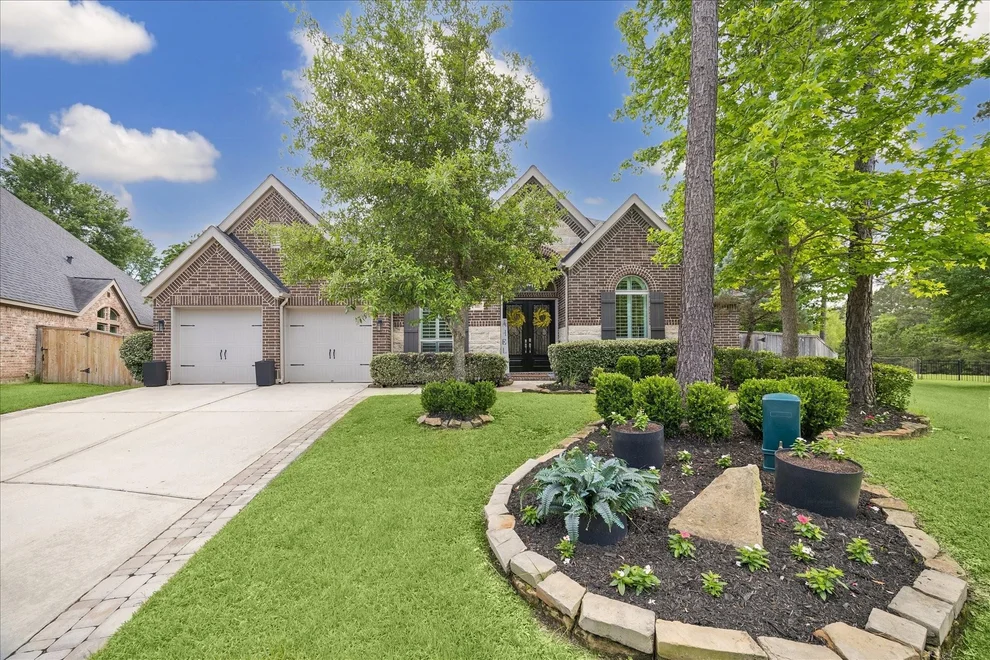 Unit for sale at 111 Notloc Court, Montgomery, TX 77316