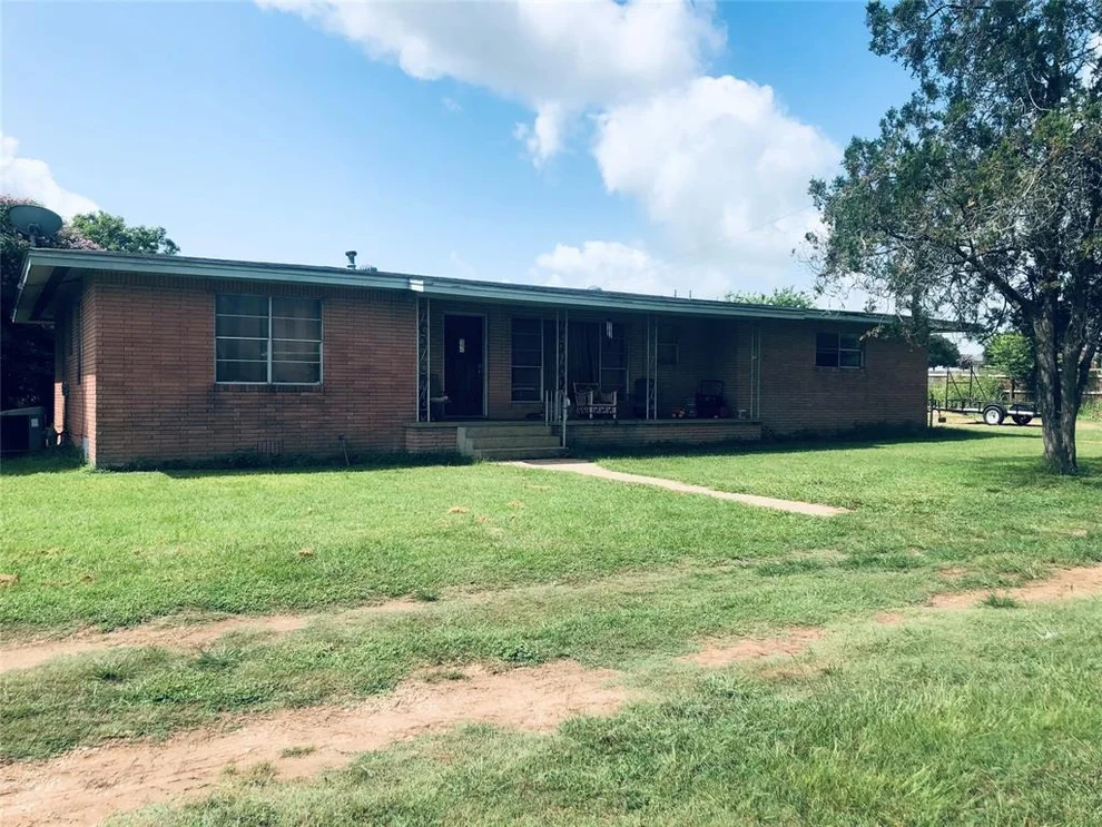 Unit for sale at 2284 S Market Street, Brenham, TX 77833