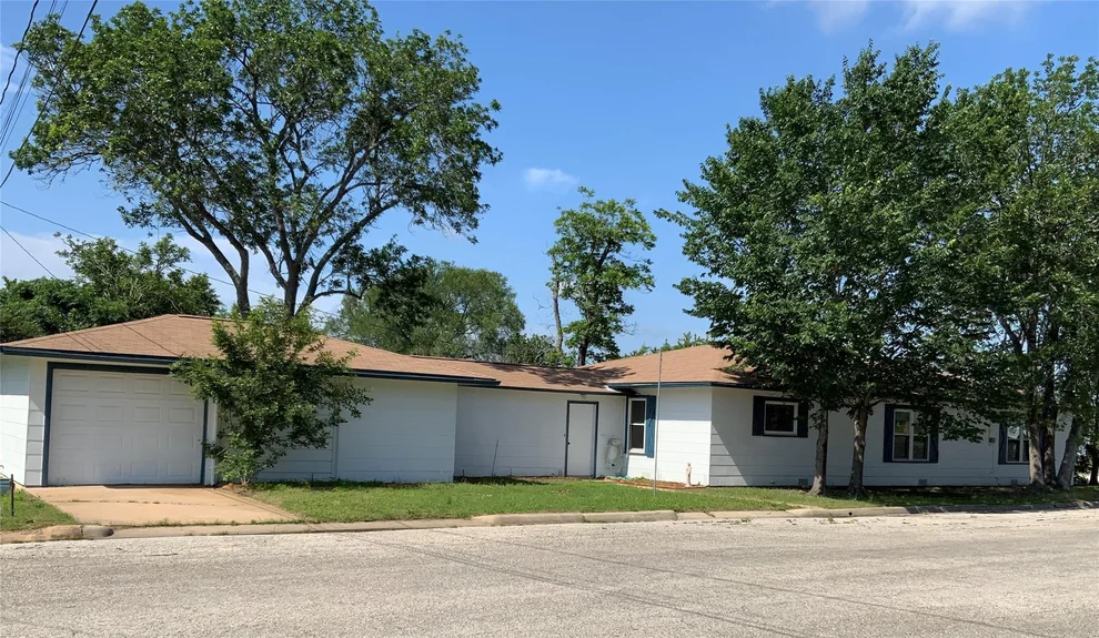Unit for sale at 408 S Grimes Street, Giddings, TX 78942