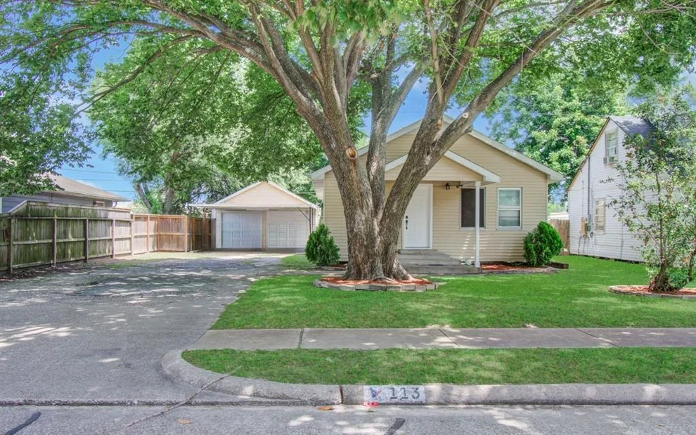 Unit for sale at 113 E Oak Street, Deer Park, TX 77536