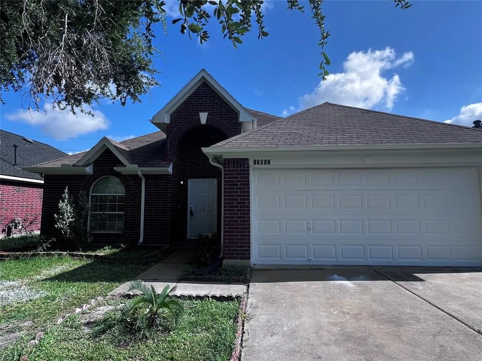Unit for sale at 13418 Parkstone View Circle, Houston, TX 77083