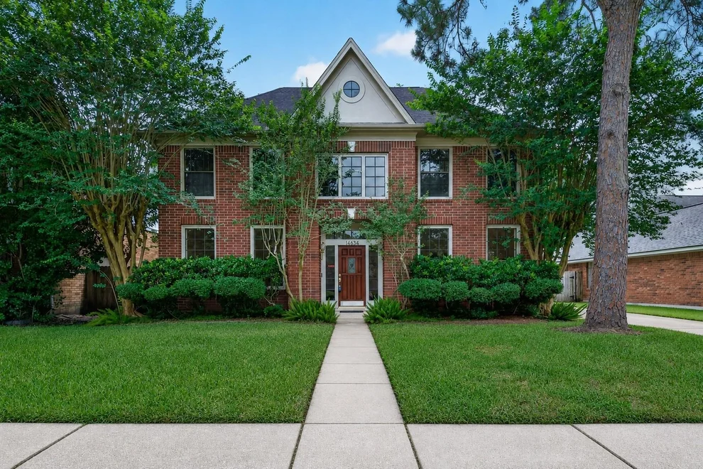 Unit for sale at 14634 Redwood Bend Trail, Houston, TX 77062