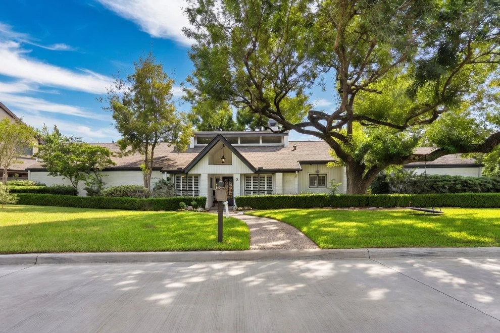 Unit for sale at 2 Wild Oak Circle, Houston, TX 77055