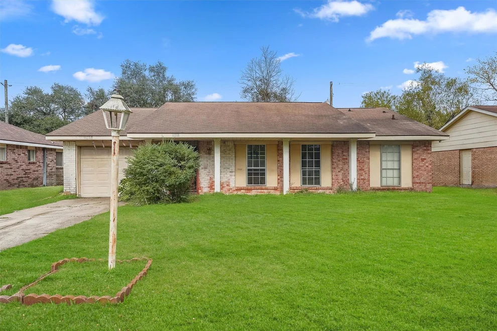 Unit for sale at 5207 Madden Lane, Houston, TX 77048