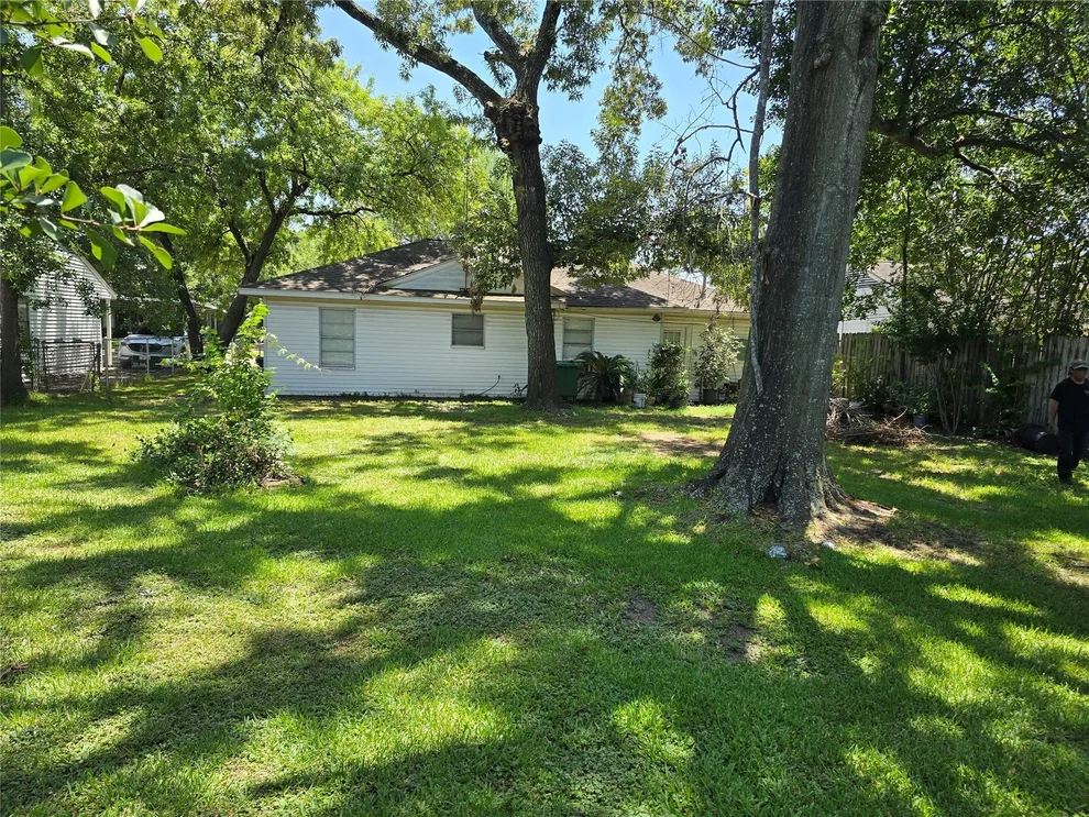 Unit for sale at 1726 Chantilly Lane, Houston, TX 77018