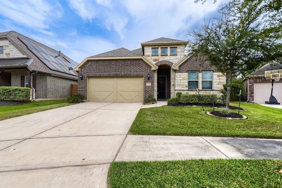 Unit for sale at 27917 Spearhead Ridge Drive, Spring, TX 77386