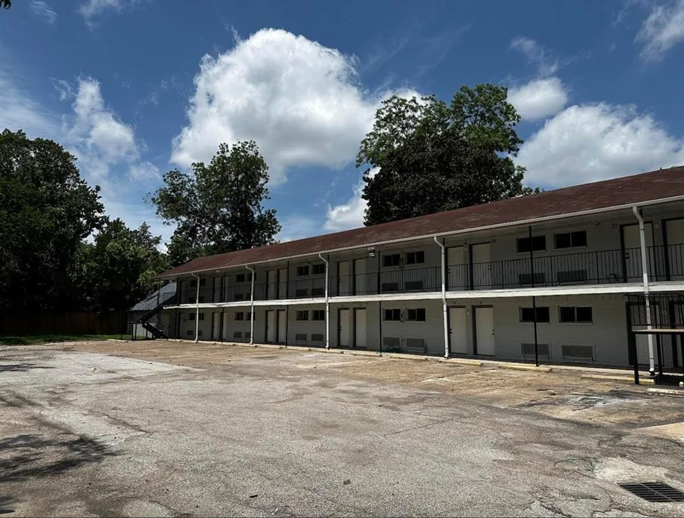 Unit for sale at 6633 W Montgomery Road, Houston, TX 77091
