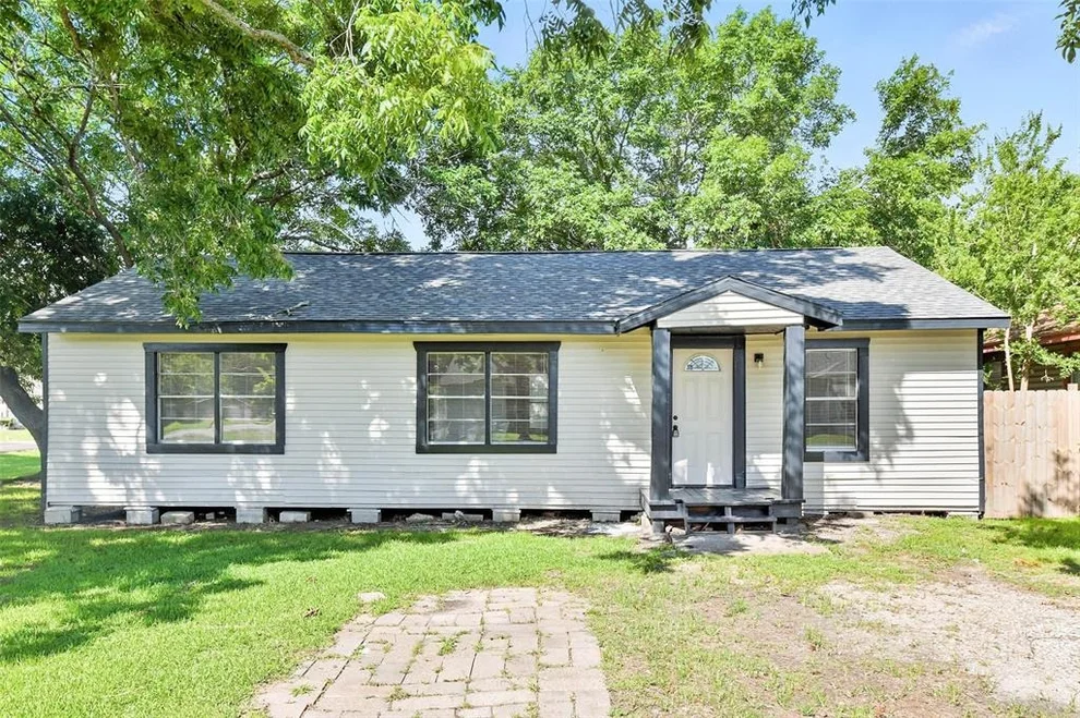 Unit for sale at 622 S Idaho Street, La Porte, TX 77571