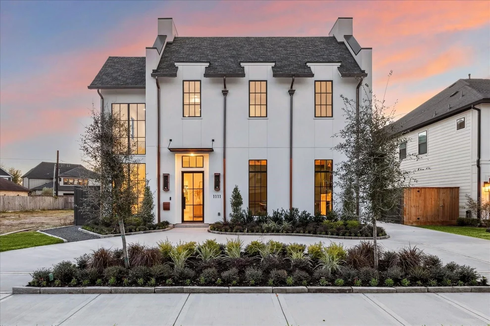 Unit for sale at 1111 Wakefield Drive, Houston, TX 77018
