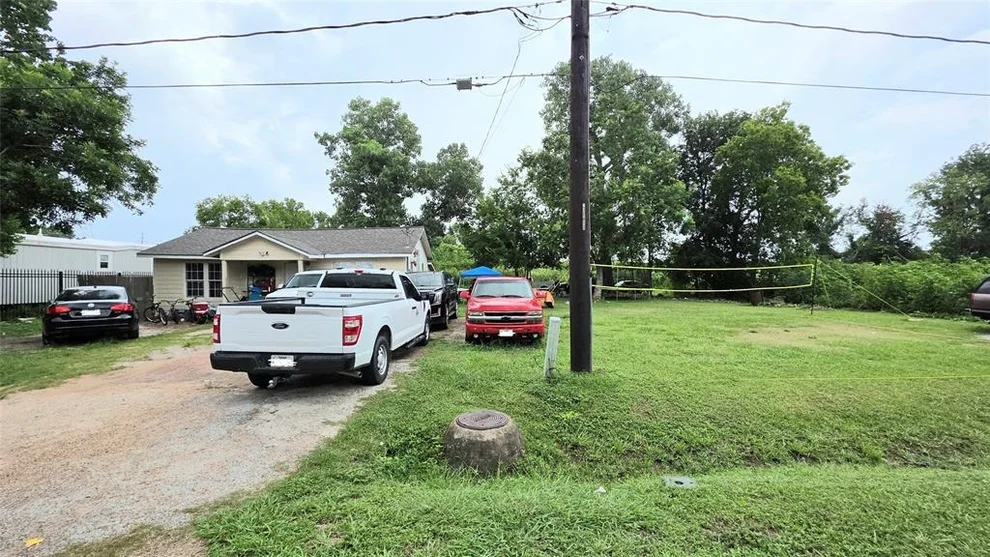 Unit for sale at 1915 Rothwell Street, Stafford, TX 77477