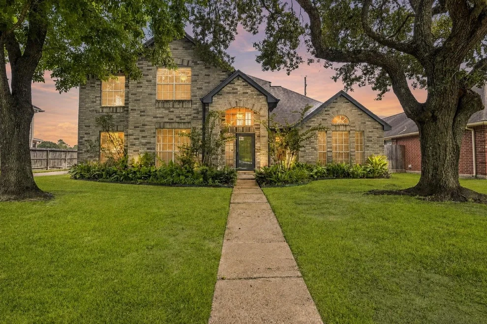 Unit for sale at 627 Green Belt Drive, Sugar Land, TX 77498