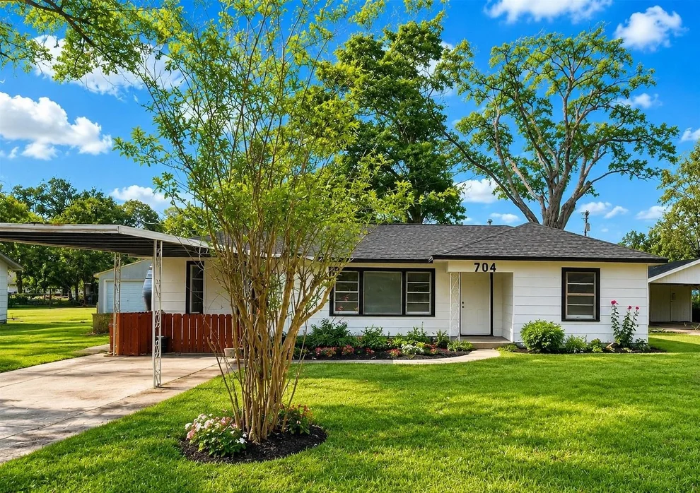 Unit for sale at 704 Alice Street, Sweeny, TX 77480