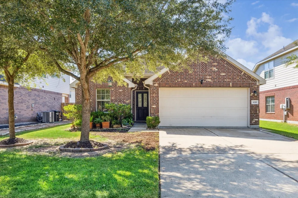 Unit for sale at 3039 Boxwood Springs Lane, Dickinson, TX 77539