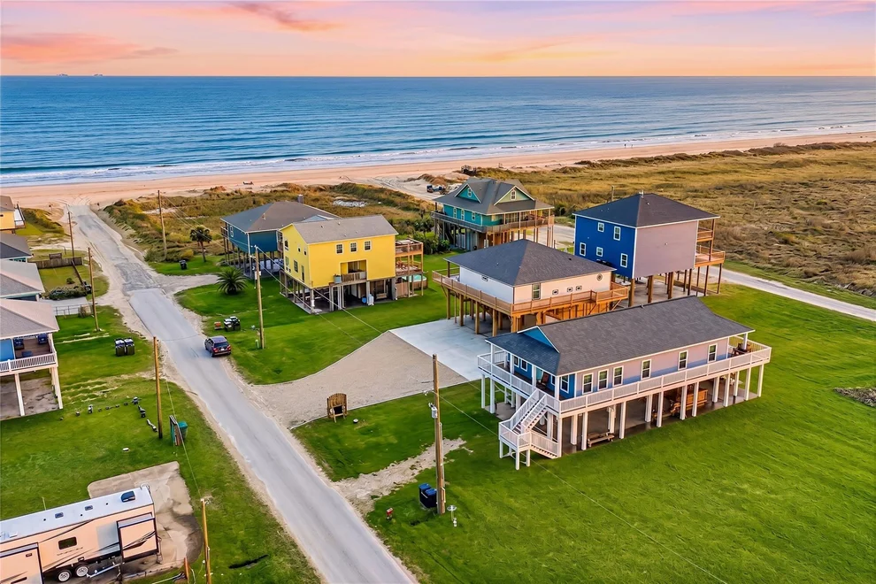 Unit for sale at 847 S Tinkle Lane, Crystal Beach, TX 77650