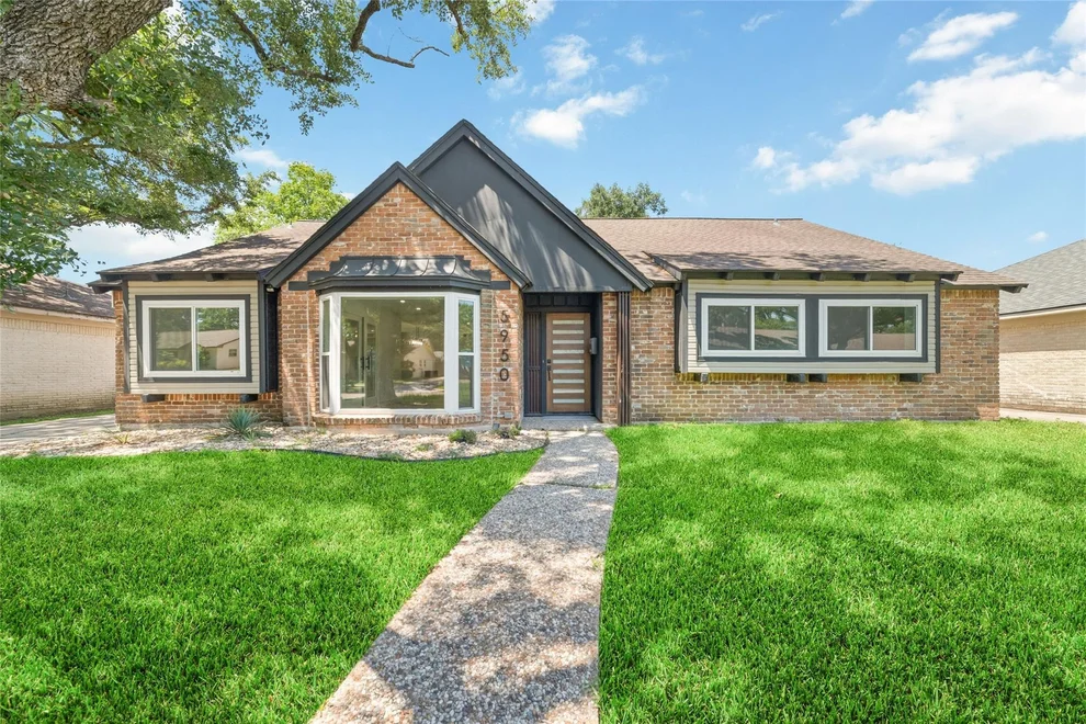 Unit for sale at 5950 Dumfries Dr, Houston, TX 77096
